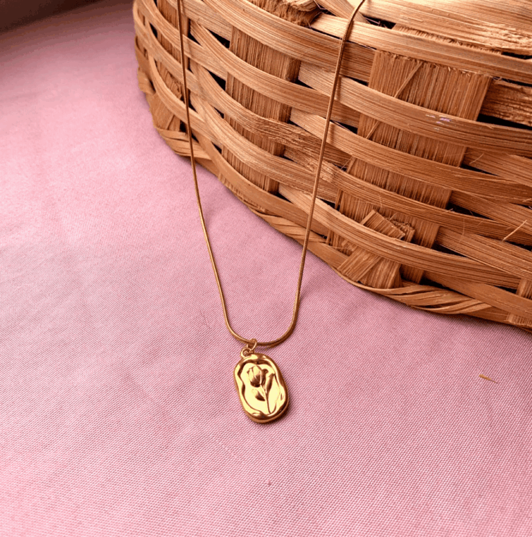 Colar de Pingente de Flor de Rosa Banhado a Ouro