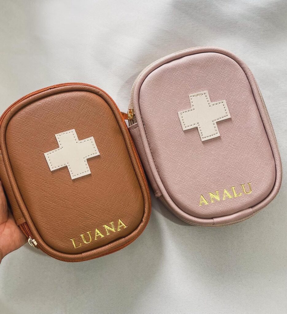Farmacinha Personalizada com Nome – Necessaire Porta Medicamentos